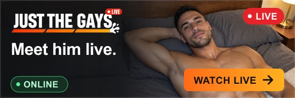 JustTheGays Live: a shirtless man relaxing on a bed. Meet him live. Watch live. Online.